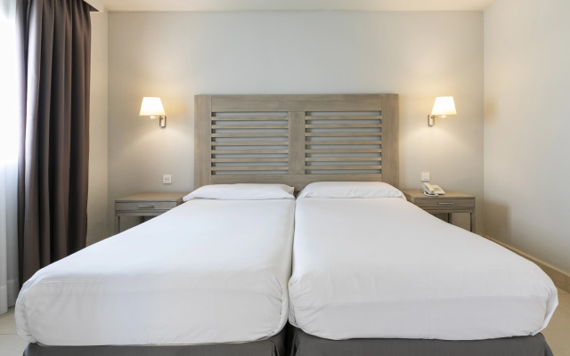 Hotel HD Beach Resort & SPA