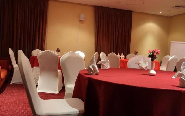 Reef Al Malaz Hotel International (Formerly Tulip Inn Al Reef)