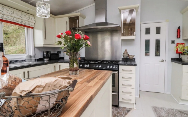 Bowland Lakes Leisure Village Lodge 16