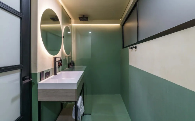 w Attractive 2BR w Balcony in Poblado
