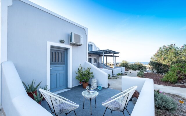 Paradise, Traditional Cycladic House