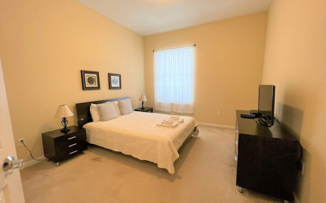 Universal Studio's Area Apt by CozyKey