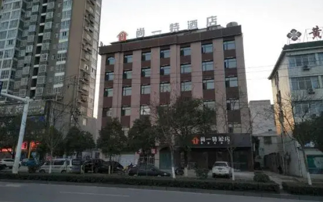 Set Chain Hotel