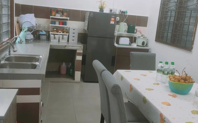 Taman Tinah Homestay