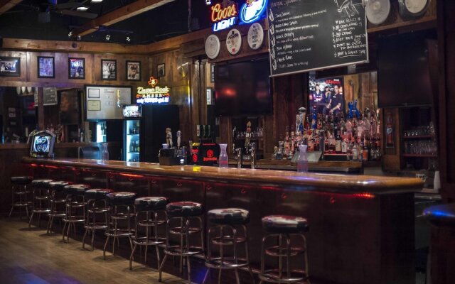 Express Inn & Suites