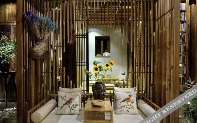 Sansheng Yizhai Hostel