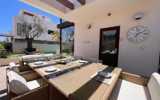 Modern Villa With Private Pool And Jacuzzi Cq1