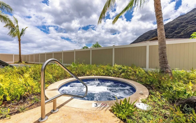 Makaha Villa by Avantstay Mountain + Ocean Views