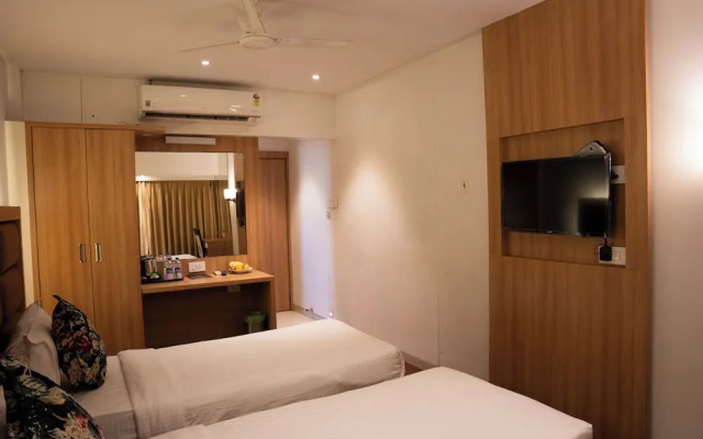Gold Crest Business Hotel