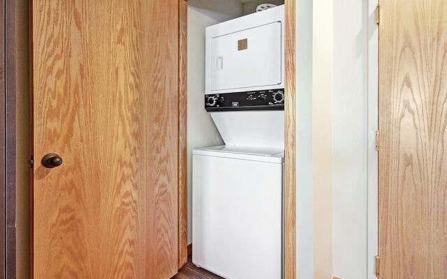 River Mtn Lodge E116C - Studio Condo by RedAwning