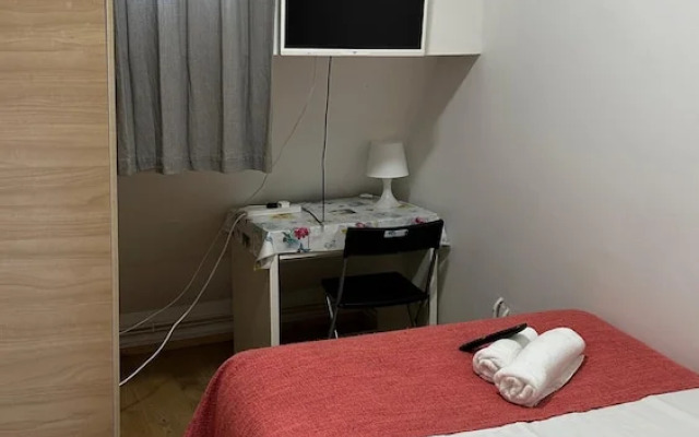 Tower Bridge Roomzzzz BnB
