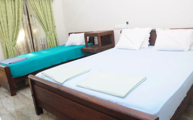Traveller's Home Hotel