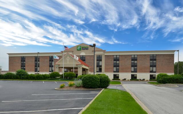 Holiday Inn Express Crestwood, an IHG Hotel