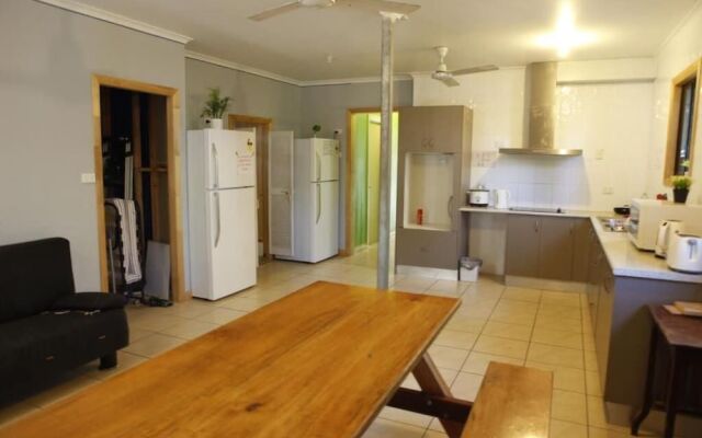 Happytourcairns Sharehouse