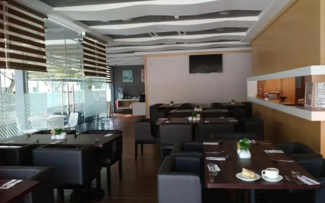 Lumut Suites