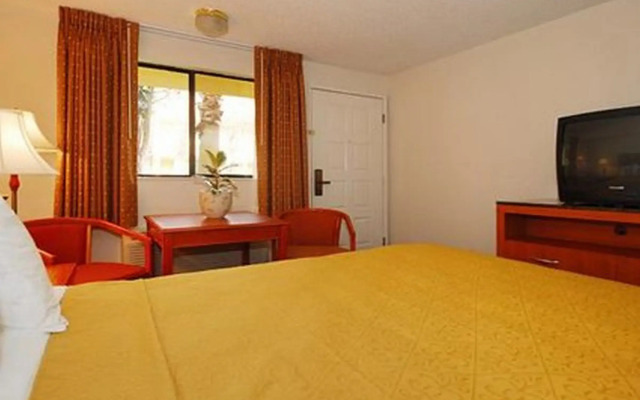 Quality Inn & Suites Bakersfield
