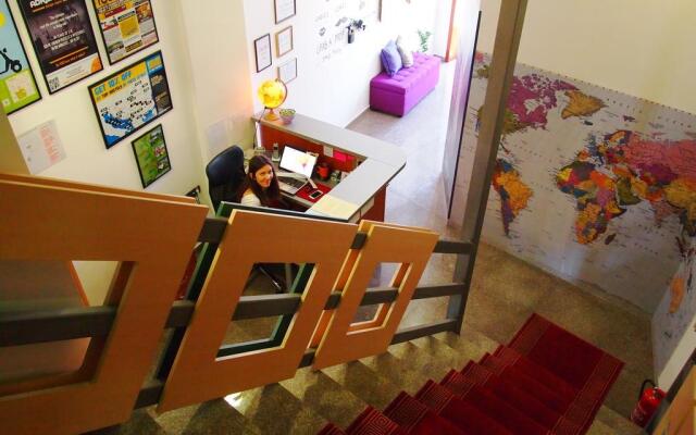 Hedonist Lounge Hostel