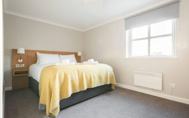 PREMIER SUITES Reading
