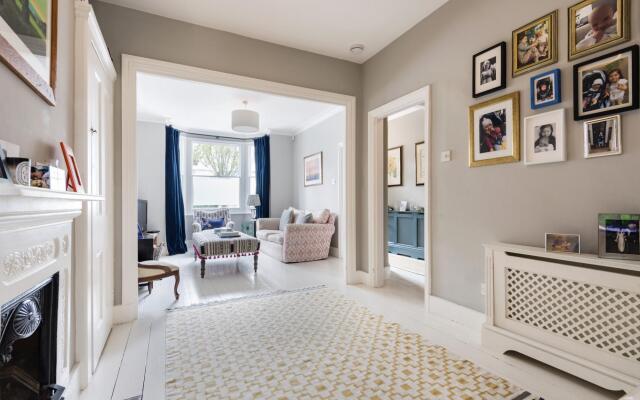 Spectacular Shepherds Bush Home Close to Westfield