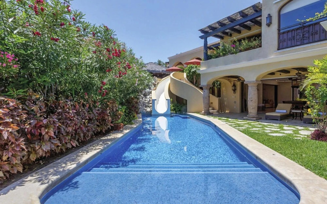 Blue Desert 11 - Casa De La Familia