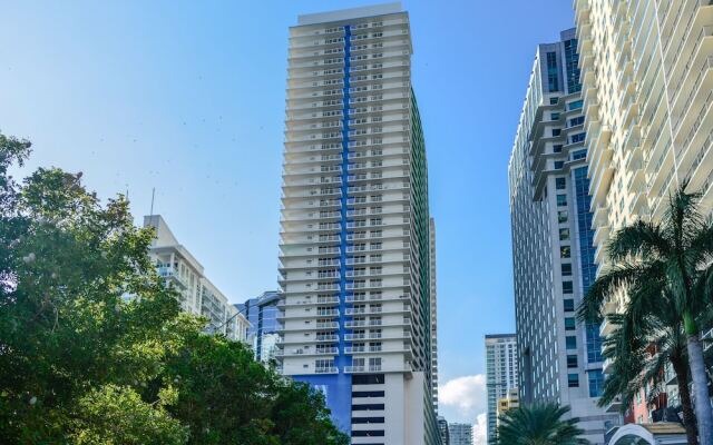 Amazing 3 BR Apartment At Brickell