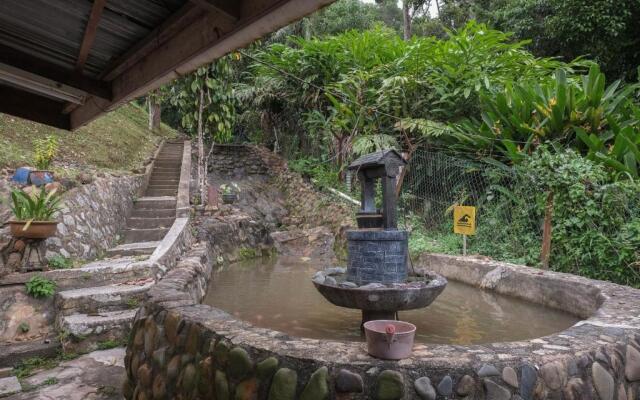 Oyo 89928 Acf Guest House