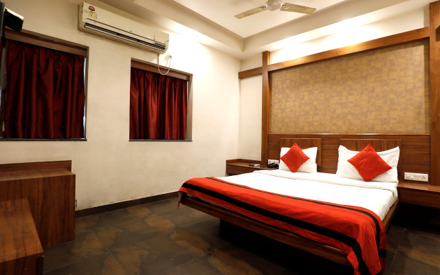 Hotel Trimoorti