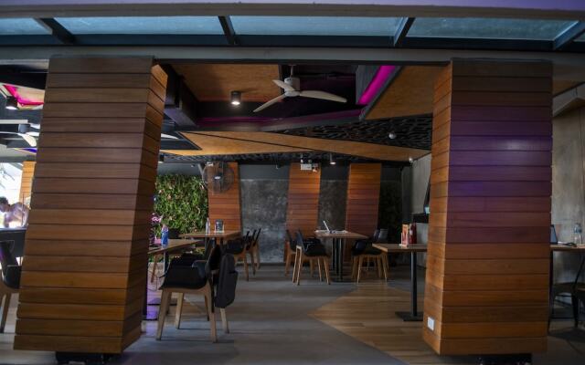 Mad Monkey Phuket