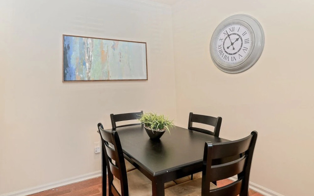 Apartment near Suntrust Park