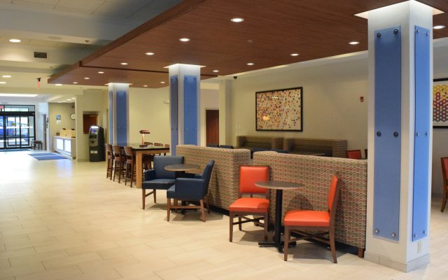 Holiday Inn Express & Suites Rochester Webster, an IHG Hotel