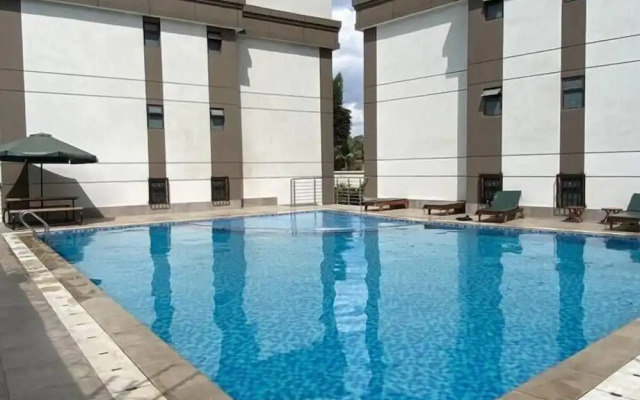 Lux suites 108 Riverside Apartments