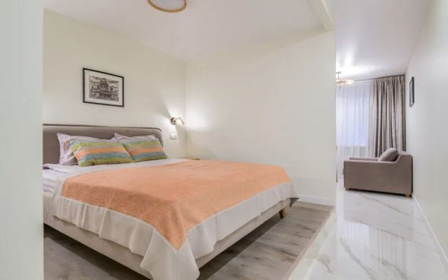 Апартаменты НайсПлэйсСПБ на Большеохтинском проспекте, д.15 к.2