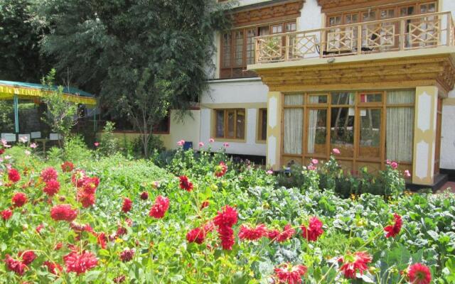 New Moon Guest House