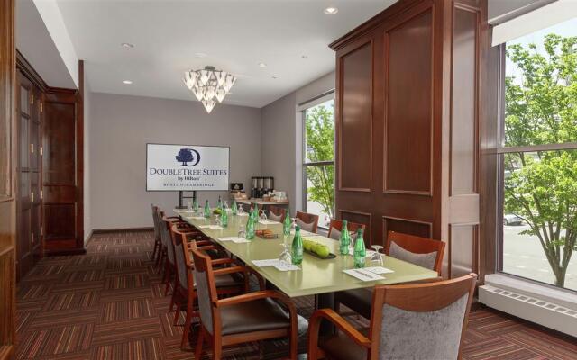 DoubleTree Suites by Hilton Hotel Boston - Cambridge