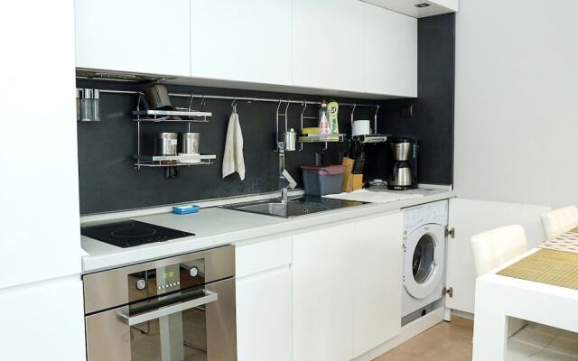 FM Luxury 1-BDR Apartment - Into the Woods