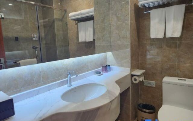 Wanshang Ruyi Hotel (Beijing Lugu East Street)