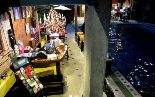 NIDA Rooms Wat Gate 99 Ping River