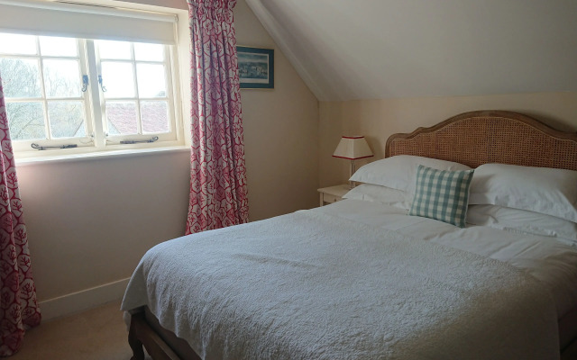 Elizabeth -Tiger Inn