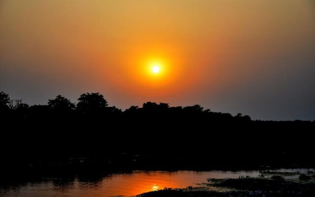 Chitwan Paradise Hotel