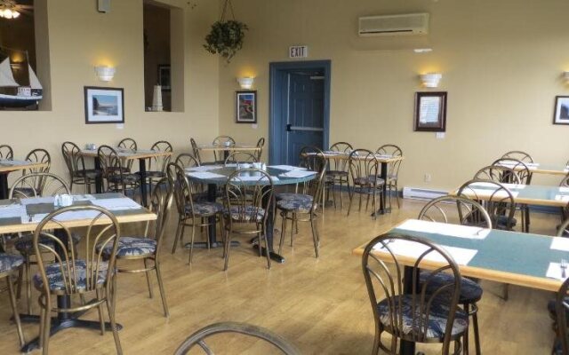 Parkland Village Inn