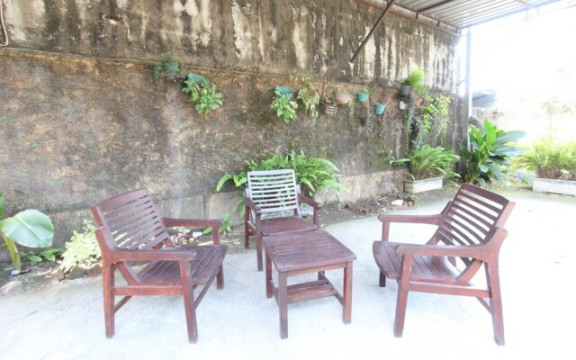 OYO Life 93403 Penginapan Adinda