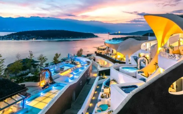 Songyun Skyline Seaview Holiday Hotel