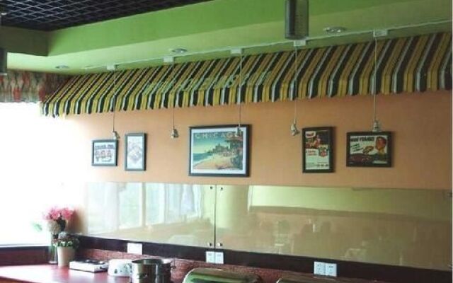 Home Inn (Jiangyin Middle Chengjiang Road)