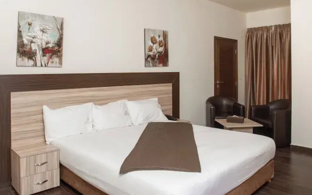 The Lodge Inn Hotel