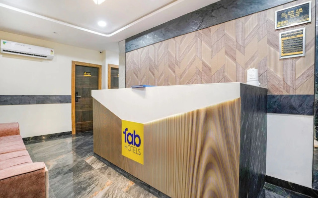 Fabhotel Riza International