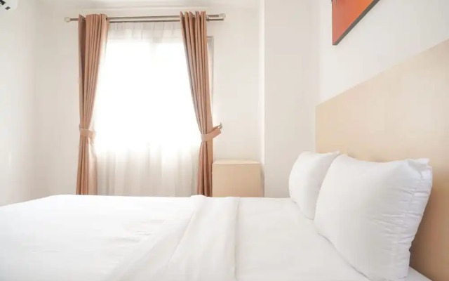 Homey And Warm 1Br Belmont Residence Puri Apartment