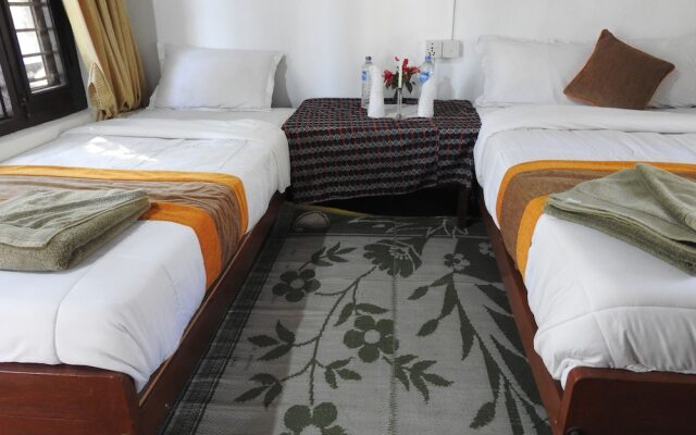 Rhino Lodge Bardia