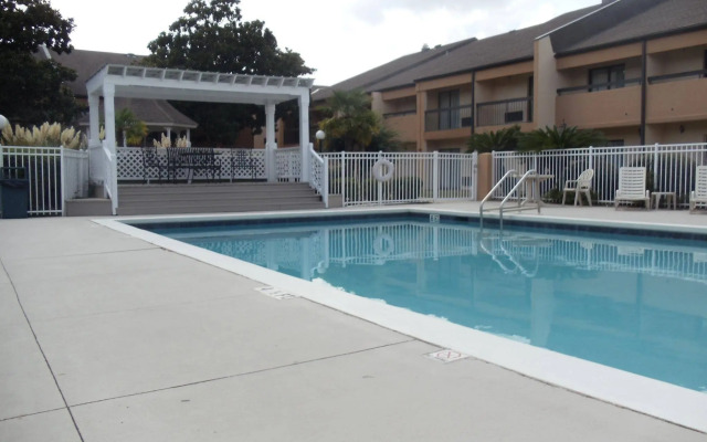 Quality Inn & Suites Pensacola Bayview