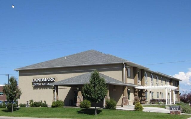 The Landmark Inn & Suites