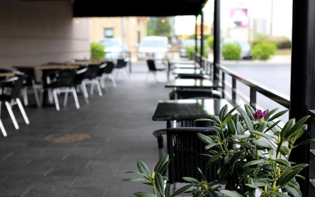 Holiday Inn Chicago-Oakbrook by IHG